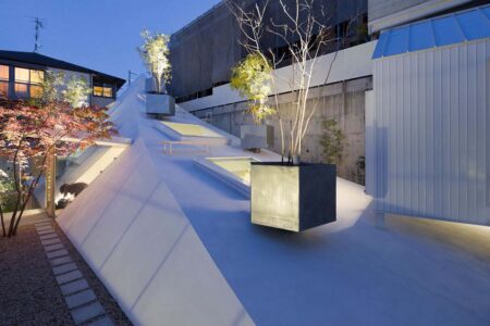 House K. Sou Fujimoto Architects. Foto: Nishi Nomiya | sou fujimoto architects house k nishinomiya 6