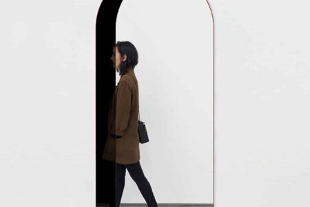 Arch Floor Mirror. Bower Studios. Autoedición de mobiliario contemporáneo | arch floor mirror with reflection 1 1