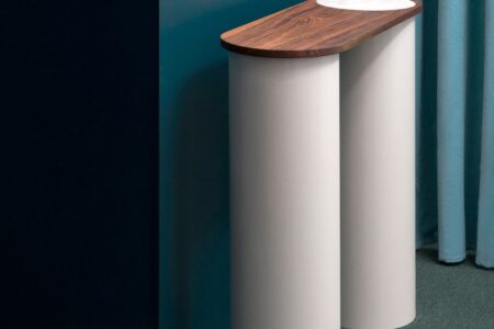 Contour Console. Bower Studios. Autoedición de mobiliario contemporáneo | contour console table photo by charlie schuck 2 1