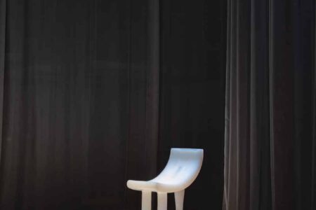 iridiscencia, muebles de resina, Nilufar Deport, Objects of Common Interest | 02_gc_nilufar_mdw23_depot_objects of common interest_ph ruy teixeira