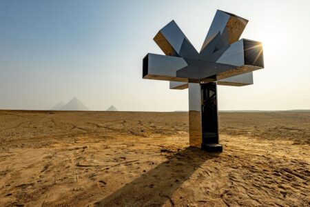 Observatory Meta Oiko. Artur Lescher. Forever is now. Pirámides de Giza. Antiguo Egipto. | 03_art_egypte_forever_is_now_iii_observatory_meta_oiko_arthur_lescher_roomdiseno