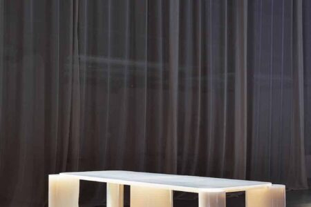 iridiscencia, muebles de resina, Nilufar Deport, Objects of Common Interest | 04_gc_nilufar_mdw23_depot_objects of common interest_ph ruy teixeira