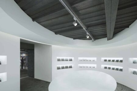 Librería en Shanghái The Arts Bridge Space. Infinity Mind | 06 photo credit infinity mind