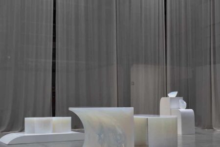 iridiscencia, muebles de resina, Nilufar Deport, Objects of Common Interest | 07_gc_nilufar_mdw23_depot_objects of common interest_ph ruy teixeira