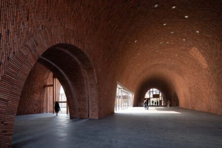 Jingdezhen Imperial Kiln Museum. Studio Zhu Pei. Cerámica china | 08 foyerschranimage