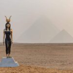 Woman in the Form of Goddess Hatho. Carole A. Feuerman. Forever is now. Pirámides de Giza. Antiguo Egipto. | 11_art_egypte_forever_is_now_iii_egyptian_woman_goddess_hathor_carole_feuerman_roomdiseno