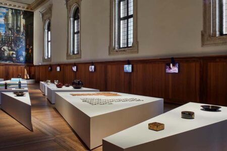 12 Stone Garden. Comisariado por Naoto Fukasawa. Homo Faber 2022. Foto: Alessandra Chemollo © Michelangelo Foundation | 12 stone garden_homo faber event 2022_alessandra chemollomichelangelofoundation_2337120
