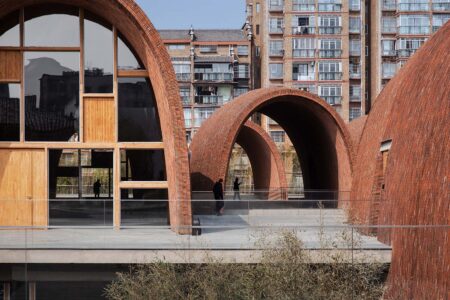 Jingdezhen Imperial Kiln Museum. Studio Zhu Pei. Cerámica china | 12 view to open vaultsschranimage