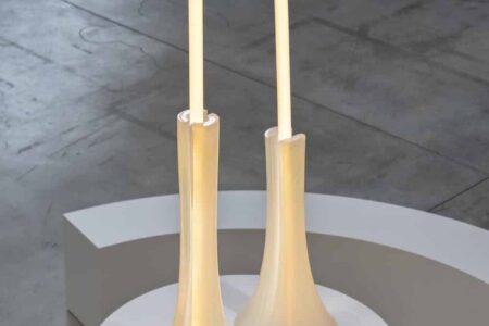 iridiscencia, muebles de resina, Nilufar Deport, Objects of Common Interest | 12_gc_nilufar_mdw23_depot_objects of common interest_ph ruy teixeira
