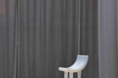 iridiscencia, muebles de resina, Nilufar Deport, Objects of Common Interest | 14_gc_nilufar_mdw23_depot_objects of common interest_ph ruy teixeira