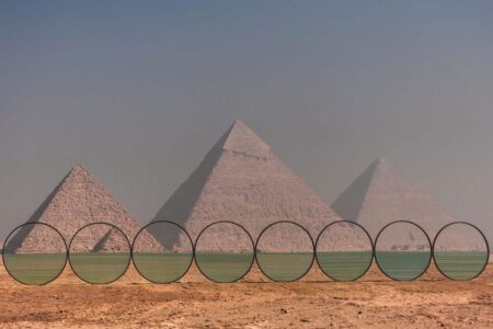 Horizon. Costas Varotsos. Forever is now. Pirámides de Giza. Antiguo Egipto. | 14_art_egypte_forever_is_now_iii_horizon_costas_varotsos_kollectiv_roomdiseno