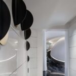 Poly F.S. Skyline Garden. Neo Art Deco. Interiorismo excéntrico. T.K. Chu Design | 17 a view from elevator hall to vr room ting wang