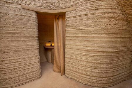 Tecla. Casa de barro impresa en 3D. Mario Cucinella Architects y WASP | 27_tecla_iago corazza_ bathroom entrance_high