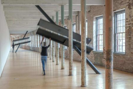 S-334473. Sarah Oppenheimer. Artista americana. Arte cinético | 2c6a4197