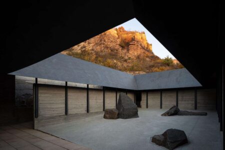 Atelier Deshaus. Berlín. arquitectura industrial | 32_upper cloister in jinshan mountain su shengliang