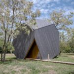 Cabañas de madera, Hello Wood, The Rock Cabins | 3hello wood the rock cabins mate lakos