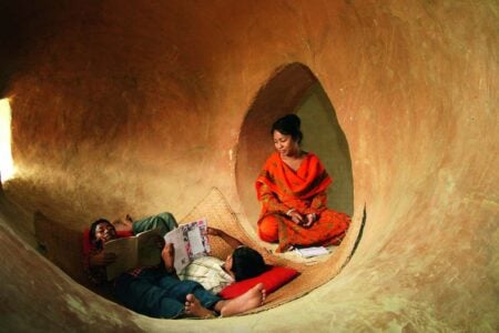 Escuela METI, Rudrapur (Bangladesh). Anna Heringer en el Museo ICO | 5 escuela meti rudrapur bangladesh 2006 peter bauerdick