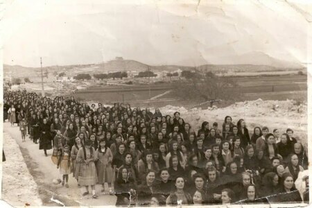 Rogativas celebradas en Liria (Valencia) cuando «la pertinaz sequía» de 1948. Autor desconocido