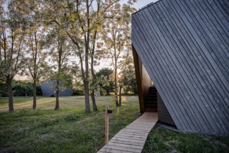Cabañas de madera, Hello Wood, The Rock Cabins | 8hello wood the rock cabins mate lakos