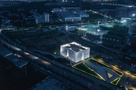 Palacio de congresos. AOE Architecture. Edificio blanco. Chapa perforada | aoe architecture roomdiseno1