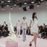 Acne Studios. camas rosas. Palais de Tokyo. desfile de moda. kitsch | acne studios4