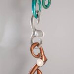 Hydromorph Chain Chandelier. Astronauts. Foto: Piergiorgio Sorgetti © Alcova Milano