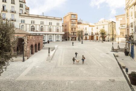 Obras de arquitectura. BEAU. Bienal Española de arquitectura y urbanismo | beau reurbanizacion de la plaza font del lleo