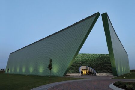 Banca degli Occhi. 2009. Venecia, Italia. Emilio Ambasz. Arquitectura verde. Arquitectura sostenible | banca degli occhi emilio_ambasz roomdiseno3