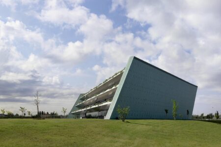 Banca degli Occhi. 2009. Venecia, Italia.. Emilio Ambasz. Arquitectura verde. Arquitectura sostenible | banca degli occhi emilio_ambasz roomdiseno4
