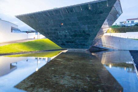 Pirámide invertida. Arquitectura religiosa | bernardo rodrigues12 2