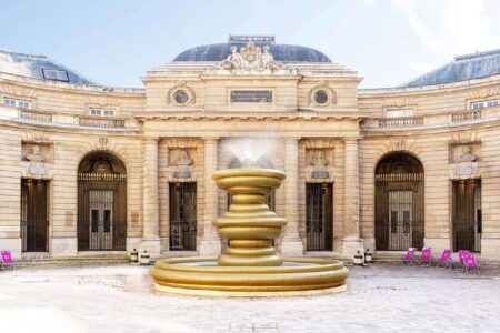 The Inflatable Wishing Fountain. Bina Baitel. Diseñadores franceses. Maison & Objet 2022 | bina baitel_fontaine_monnaie de paris 2