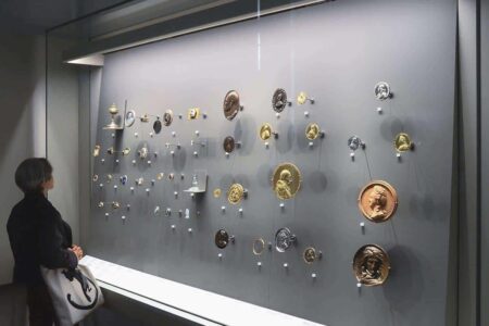 Biblioteca Nacional de Francia. conservación del patrimonio | bnf nuevo museo5 sale precieux2 medallas y camafeos