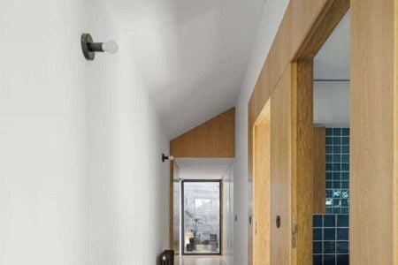 arquitectura portuguesa. Casa NaMora. Filipe Pina + David Bilo | casa na mora na guarda com arquitectura filipe pina arquitectura 9