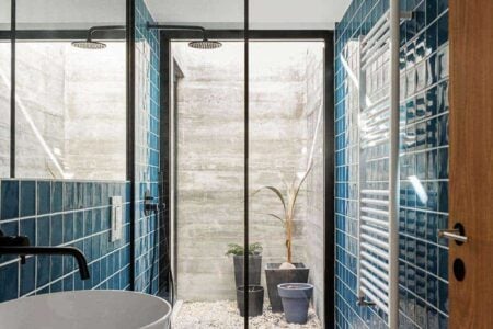 arquitectura portuguesa. Casa NaMora. Filipe Pina + David Bilo | casa na mora na guarda com arquitectura filipe pina arquitectura 10