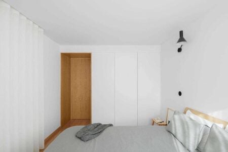 arquitectura portuguesa. Casa NaMora. Filipe Pina + David Bilo | casa na mora na guarda com arquitectura filipe pina arquitectura 21