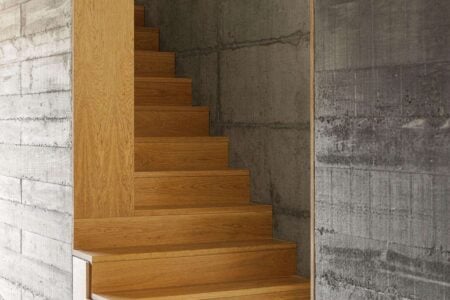 arquitectura portuguesa. Casa NaMora. Filipe Pina + David Bilo | casa na mora na guarda com arquitectura filipe pina arquitectura 23