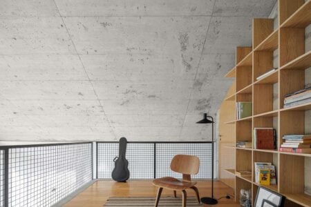 arquitectura portuguesa. Casa NaMora. Filipe Pina + David Bilo | casa na mora na guarda com arquitectura filipe pina arquitectura 15