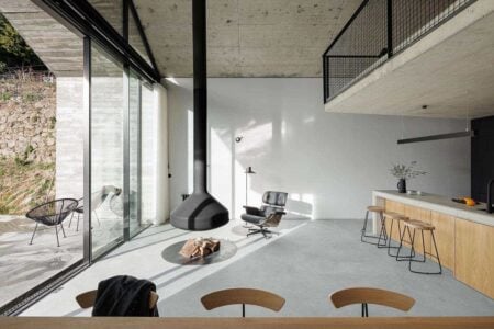 arquitectura portuguesa. Casa NaMora. Filipe Pina + David Bilo | casa na mora na guarda com arquitectura filipe pina arquitectura 17