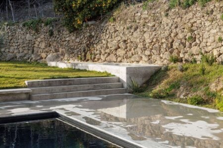 arquitectura portuguesa. Casa NaMora. Filipe Pina + David Bilo | casa na mora na guarda com arquitectura filipe pina arquitectura 30