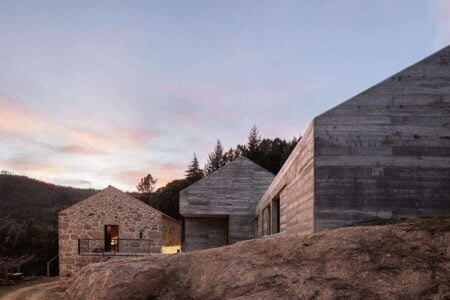 arquitectura portuguesa. Casa NaMora. Filipe Pina + David Bilo | casa na mora na guarda com arquitectura filipe pina arquitectura 32