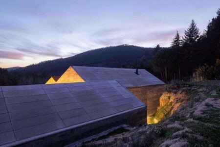 arquitectura portuguesa. Casa NaMora. Filipe Pina + David Bilo | casa na mora na guarda com arquitectura filipe pina arquitectura 34