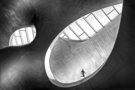 Runner. Marcel Van Balken . URBAN Photo Awards 2021. Fotografía urbana | creative_02_hm_marcel van balken runner _ creative