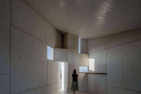 Capilla Sierra La Villa. Capilla moderna de Sancho Madridejos | capilla_sierra_la villa sancho_madridejos hisao_suzuki roomdisenocapilla_sierra_la villa sancho_madridejos hisao_suzuki roomdiseno10