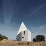 Capilla Sierra La Villa. Capilla moderna de Sancho Madridejos | capilla_sierra_la villa sancho_madridejos hisao_suzuki roomdisenocapilla_sierra_la villa sancho_madridejos hisao_suzuki roomdiseno17