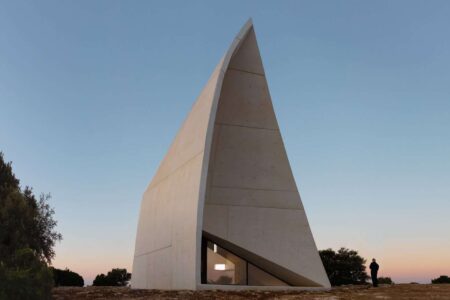 Capilla Sierra La Villa. Capilla moderna de Sancho Madridejos | capilla_sierra_la villa sancho_madridejos hisao_suzuki roomdisenocapilla_sierra_la villa sancho_madridejos hisao_suzuki roomdiseno18
