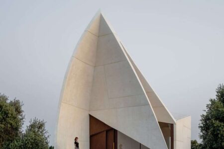 Capilla Sierra La Villa. Capilla moderna de Sancho Madridejos | capilla_sierra_la villa sancho_madridejos hisao_suzuki roomdisenocapilla_sierra_la villa sancho_madridejos hisao_suzuki roomdiseno19