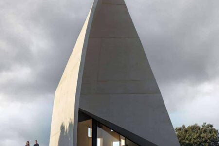 Capilla Sierra La Villa. Capilla moderna de Sancho Madridejos | capilla_sierra_la villa sancho_madridejos hisao_suzuki roomdisenocapilla_sierra_la villa sancho_madridejos hisao_suzuki roomdiseno2