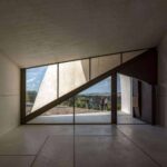 Capilla Sierra La Villa. Capilla moderna de Sancho Madridejos | capilla_sierra_la villa sancho_madridejos hisao_suzuki roomdisenocapilla_sierra_la villa sancho_madridejos hisao_suzuki roomdiseno9