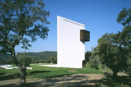 Casa de Retiro Espiritual. Sevilla, España. 1975Casa de Retiro Espiritual. Sevilla, España. Emilio Ambasz. Arquitectura verde. Arquitectura sostenible | casa_retiro_espiritual emilio_ambasz roomdiseno3
