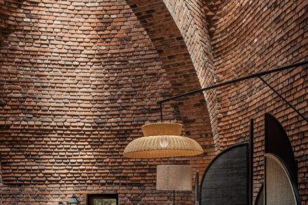 Artista chino. ladrillo rojo. Cheng Chung Design. Luo Xu | cheng chung design roomdiseno12